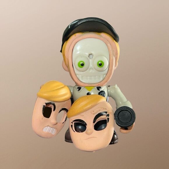 NWOT Five Nights at Freddy’s Vanessa Snap Action Figure B15 - Picture 2 of 4